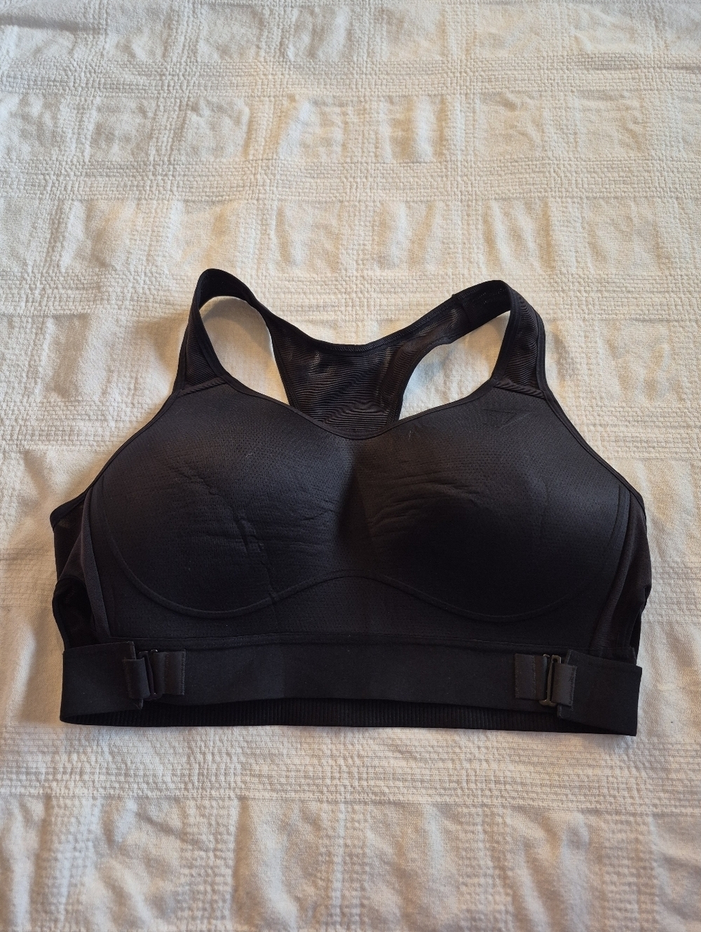 Black women's Sports bra 38B/C front side adjusters EUC